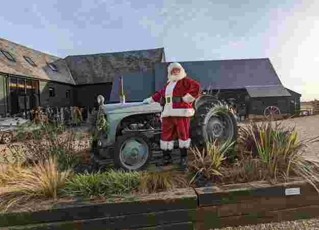 Father Christmas At Farmhouse10