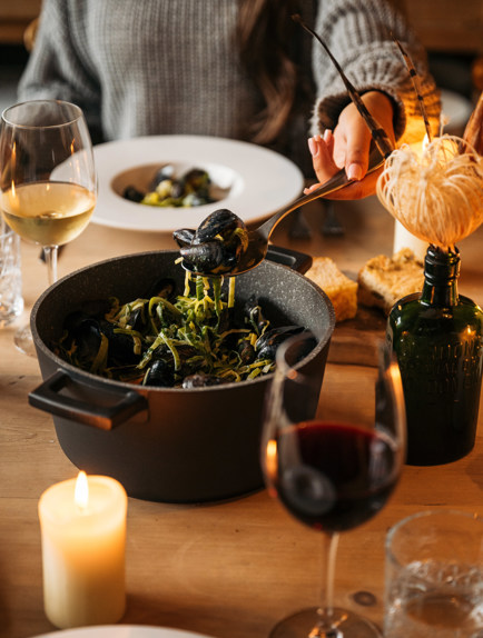 Farmhouse At Redcoats Feasting Dinner 46