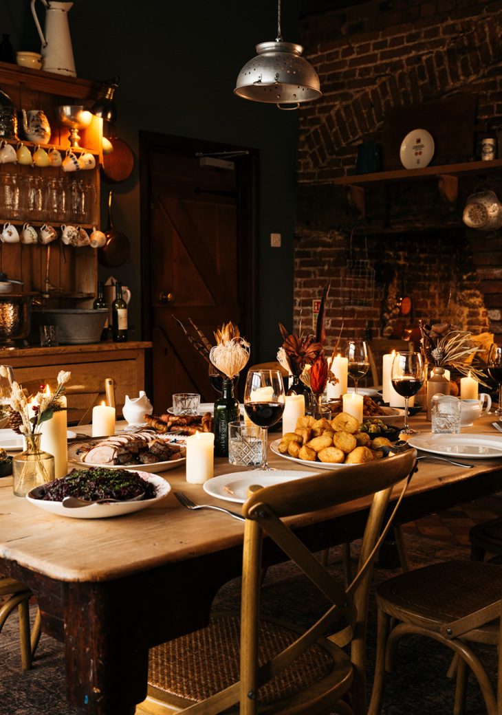 Farmhouse At Redcoats Feasting Dinner 82 (1)