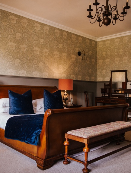 Farmhouse Signature12